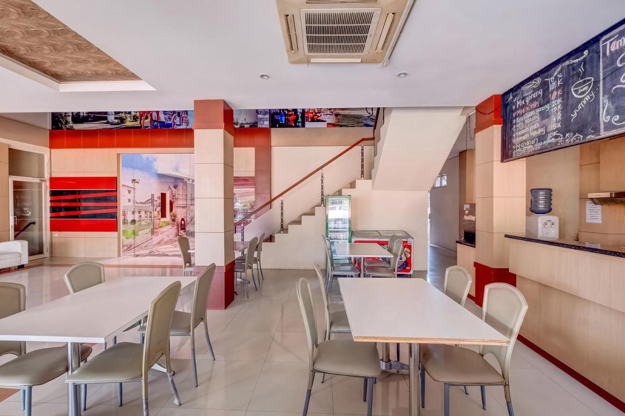 Oyo Flagship 3726 Tembok Batu Residence Tugu Exteriör bild