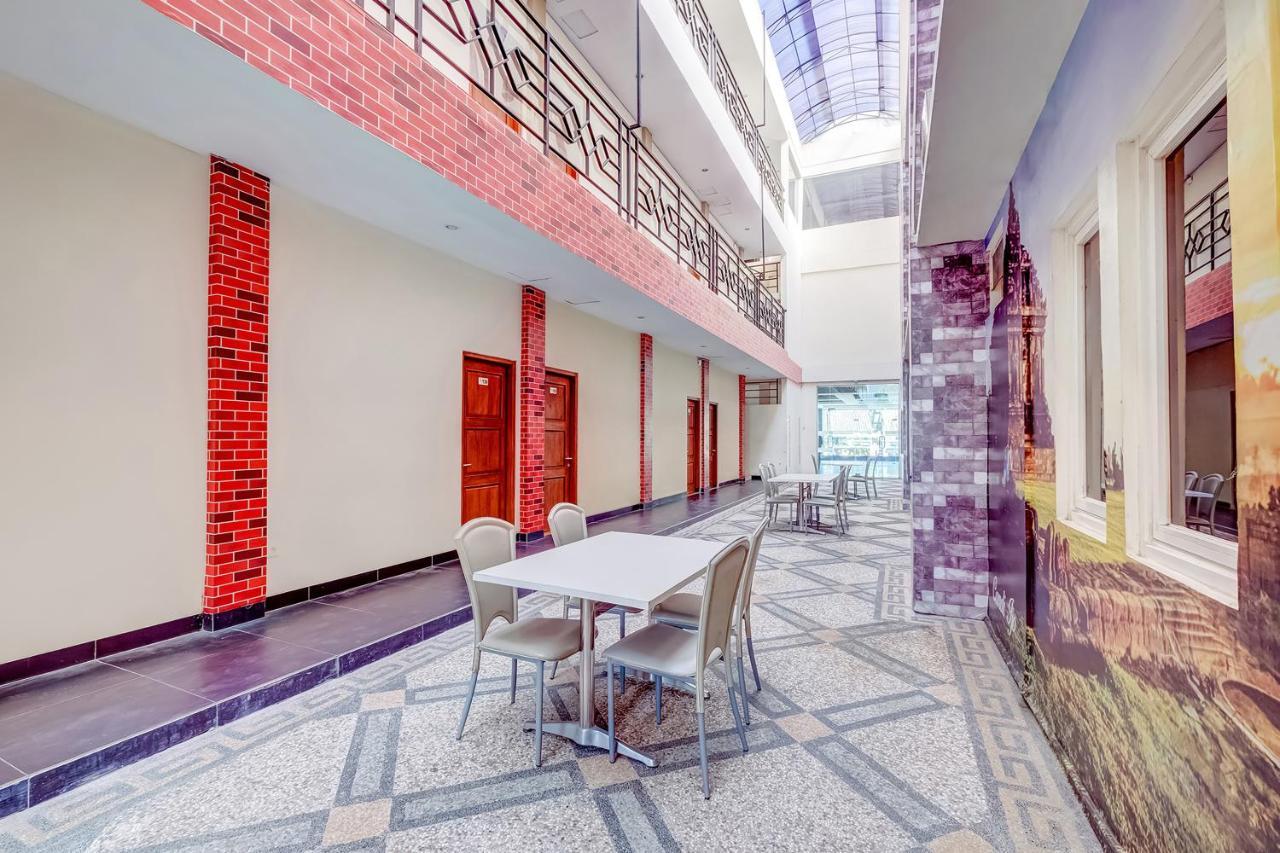 Oyo Flagship 3726 Tembok Batu Residence Tugu Exteriör bild