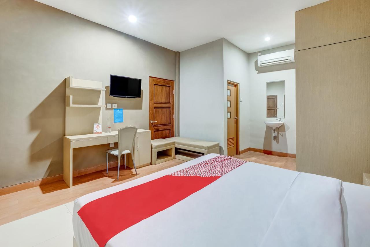 Oyo Flagship 3726 Tembok Batu Residence Tugu Exteriör bild