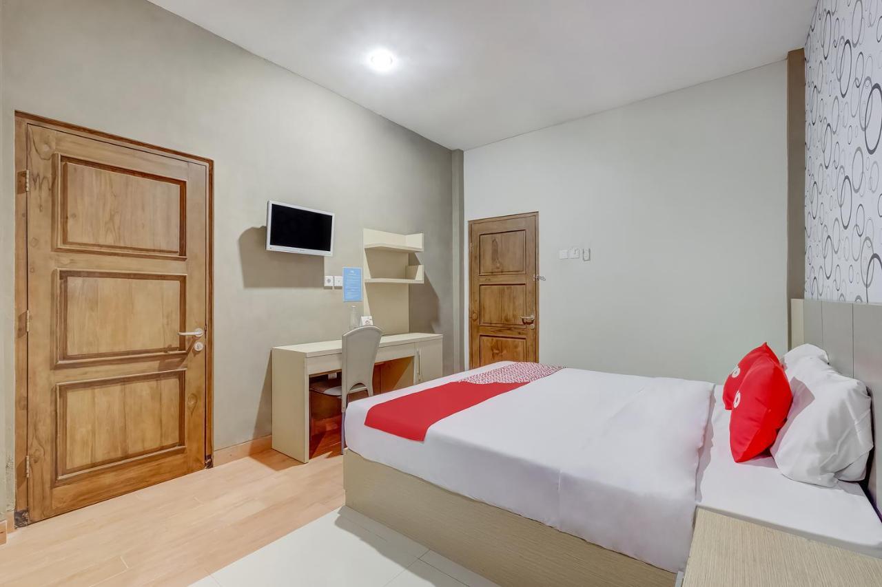 Oyo Flagship 3726 Tembok Batu Residence Tugu Exteriör bild